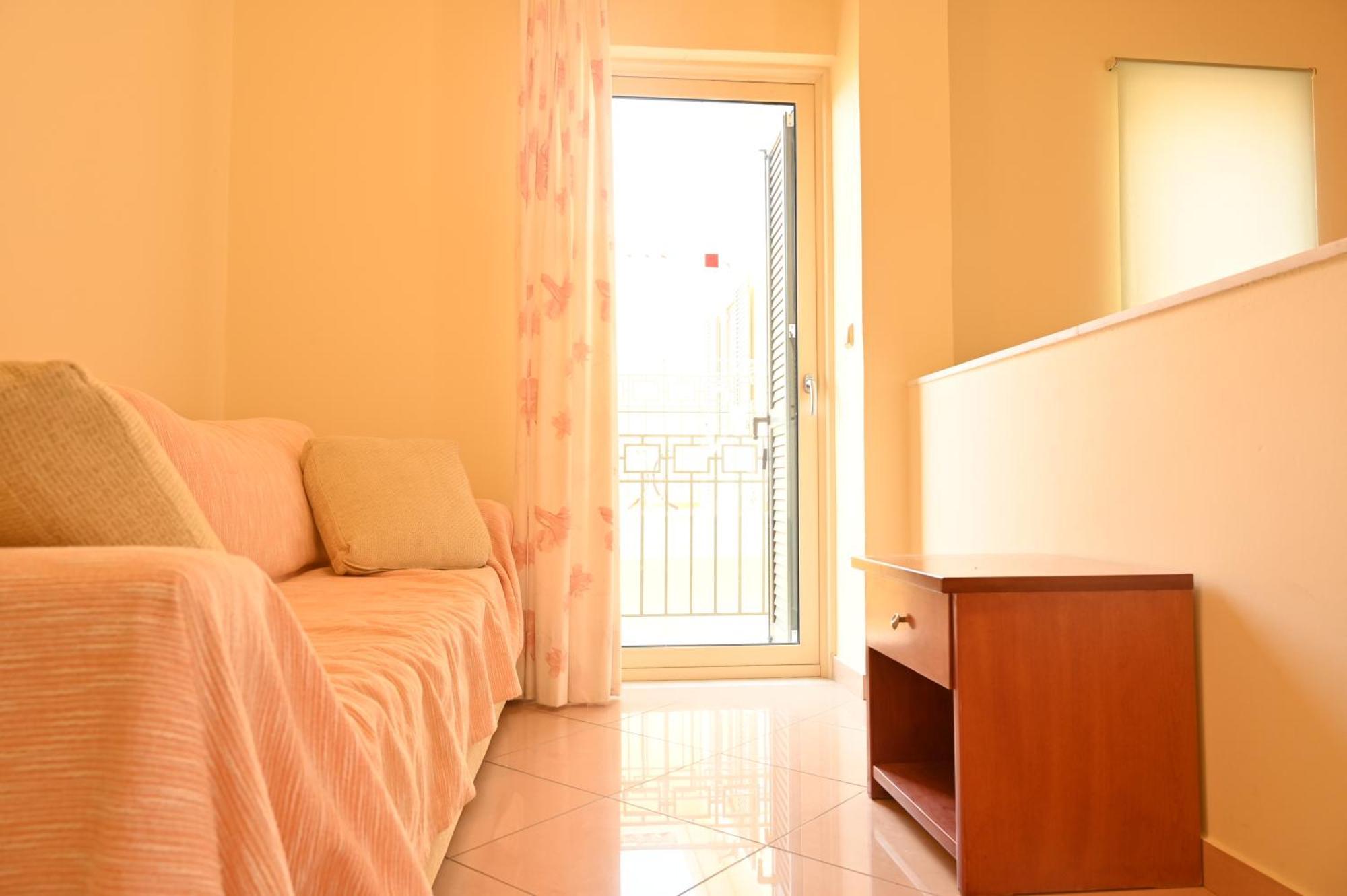 Liocharis Villas Лурдата Екстериор снимка